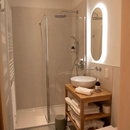 Nicoletta - Luxus Am - Your Austrian